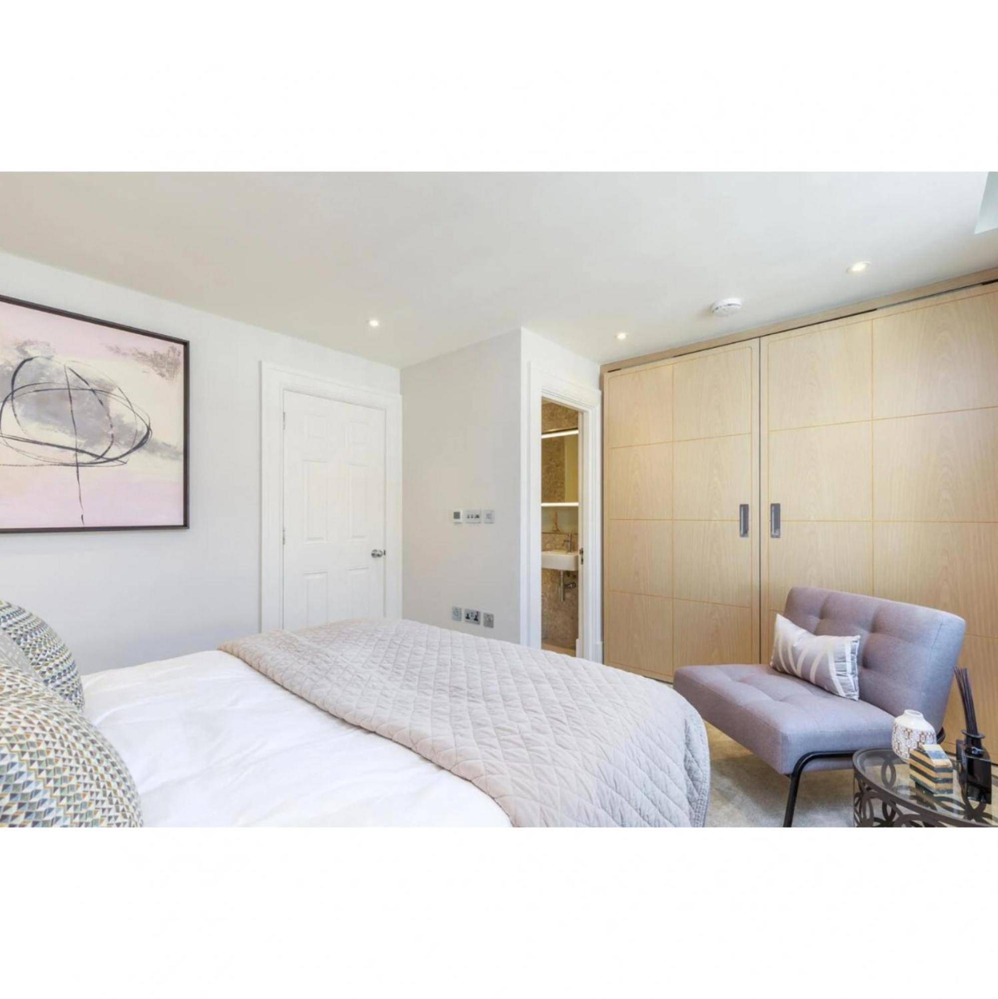 Apartment Luxury Sophia 4 Bedroom 8 Sleeps
